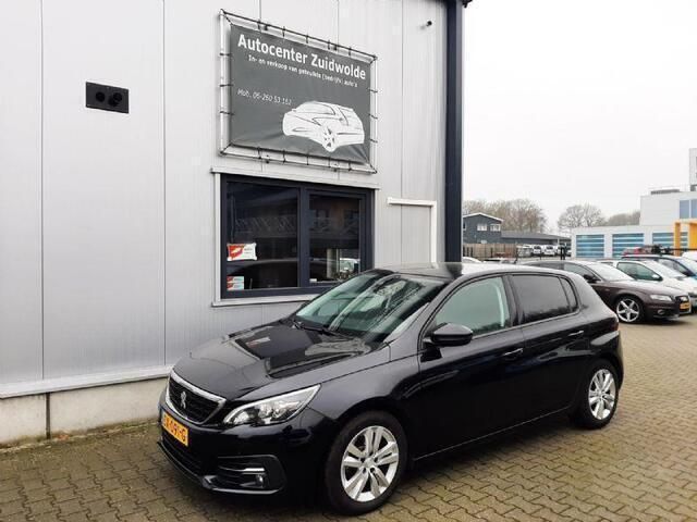 Zwart, metallic lak Gebruikt 2018 Peugeot 308 Hatchback | € 7.949 (Goede deal) - Afbeelding 1/4