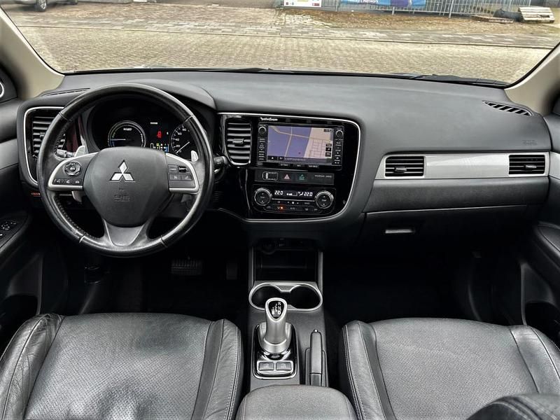 Occasion Mitsubishi Outlander P-HEV Instyle 2015 Blauw (metallic) SUV