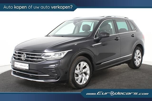 Zwart Gebruikt 2021 VW Tiguan Elegance SUV | € 31.400 (Eerlijke prijs) - Afbeelding 1/4