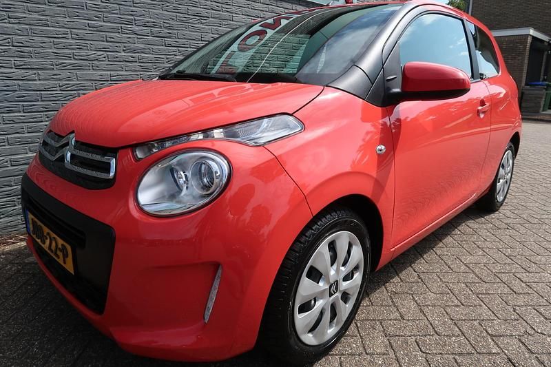 Rood Gebruikt 2015 Citroën C1 PureTech Hatchback | € 6.913 (Eerlijke prijs) - Afbeelding 1/4