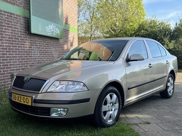 Beige Gebruikt 2007 Skoda Octavia Hatchback | € 3.745 (Iets duurder) - Afbeelding 1/4