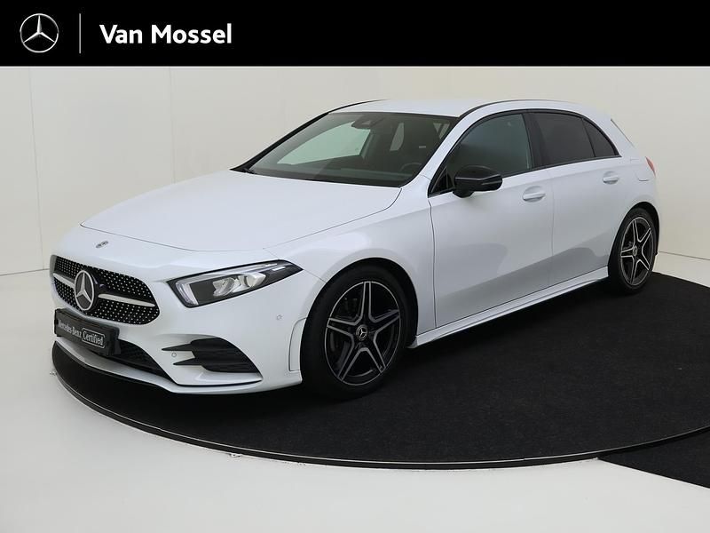 Wit Gebruikt 2019 Mercedes A180 Business Hatchback | € 22.945 (Goede deal) - Afbeelding 1/4