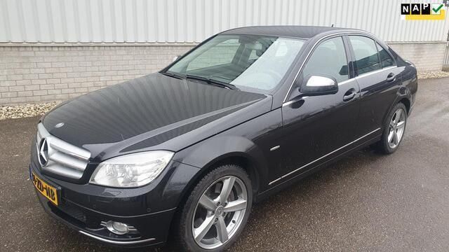 Zwart Gebruikt 2008 Mercedes C320 Avantgarde Sedan | € 5.500 (Eerlijke prijs) - Afbeelding 1/4