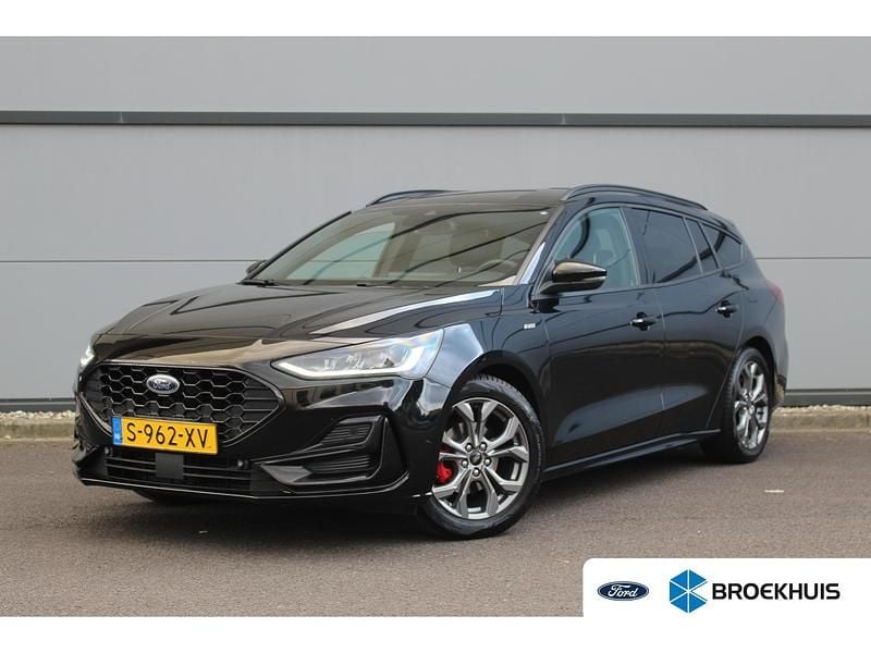 Zwart Gebruikt 2023 Ford Focus ST-Line X Stationwagen | € 20.895 (Goede deal) - Afbeelding 1/4
