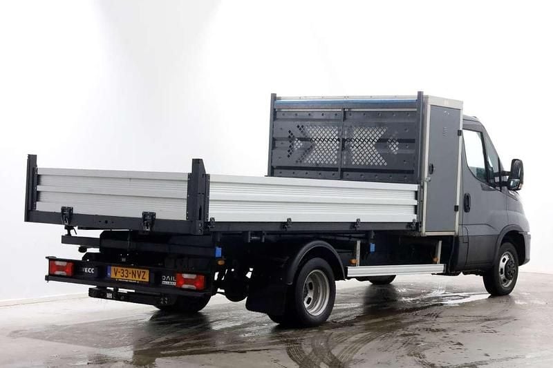 Occasion Iveco Daily 179 PK (131 kW) 2023 Grijs Van