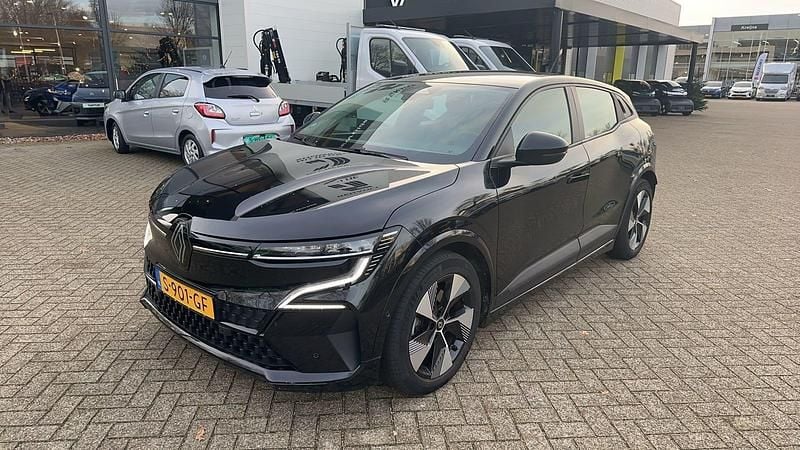 Noir étoilé gne Occasion 2023 Renault Megane E-Tech Evolution Hatchback | € 24.945 (Eerlijke prijs) - Afbeelding 1/3