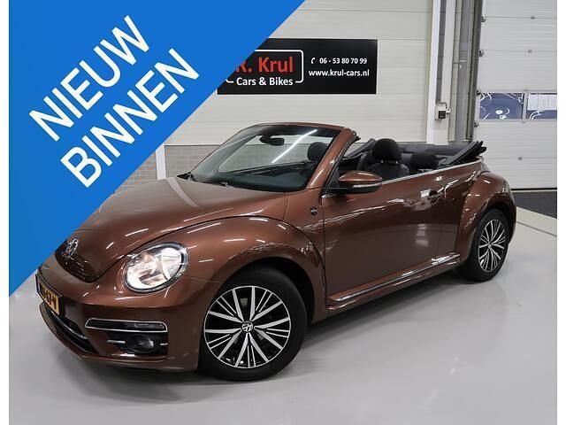 Bruin Gebruikt 2018 VW Beetle Sound Cabriolet | € 21.950 (Eerlijke prijs) - Afbeelding 1/4