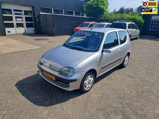 Grijs Gebruikt 2003 Fiat Seicento Active Hatchback | € 1.295 (Eerlijke prijs) - Afbeelding 1/4
