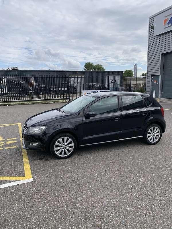 Zwart Gebruikt 2011 VW Polo Comfortline Hatchback | € 7.700 (Eerlijke prijs) - Afbeelding 1/4