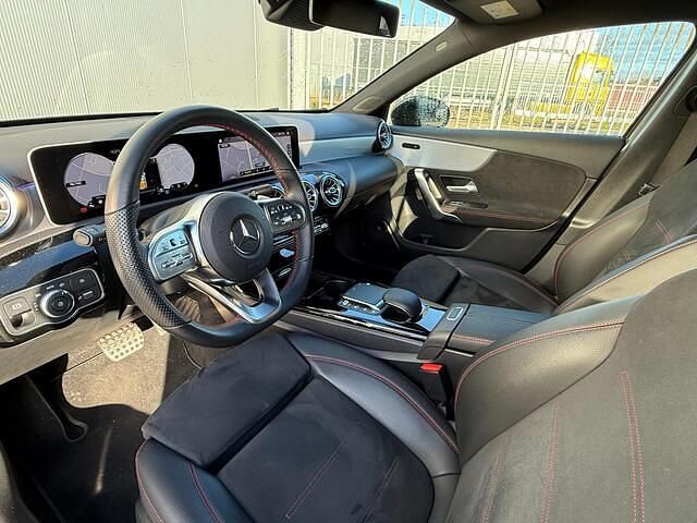 Occasion Mercedes A180 Business 136 PK (100 kW) 2020 Grijs (metallic) Hatchback