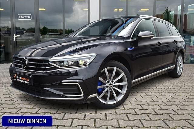 Zwart Gebruikt 2021 VW Passat Business Stationwagen | € 24.900 (Eerlijke prijs) - Afbeelding 1/4
