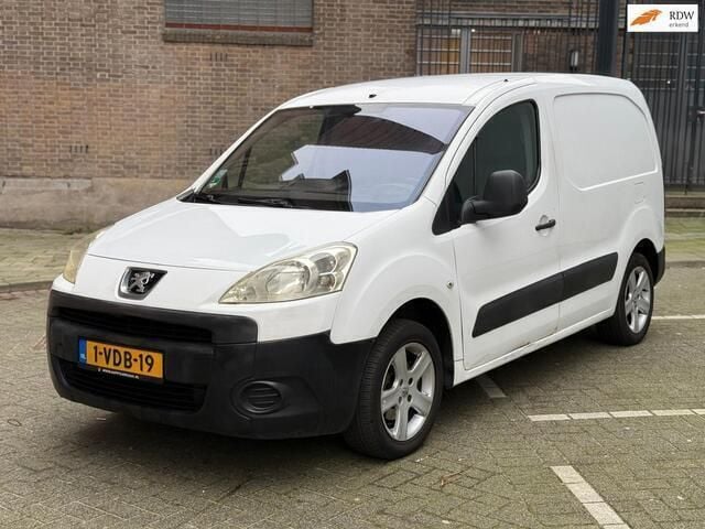 Wit Gebruikt 2009 Peugeot Partner MPV | € 2.000 (Eerlijke prijs) - Afbeelding 1/4