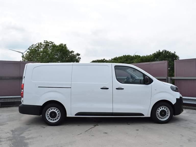 Nieuw Peugeot e-Expert 100 kW (136 PK) 2025 Icy white (licht wit) Van