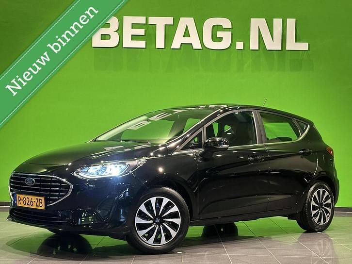 Zwart Occasion 2022 Ford Fiesta Titanium Hatchback | € 12.999 (Goede deal) - Afbeelding 1/4