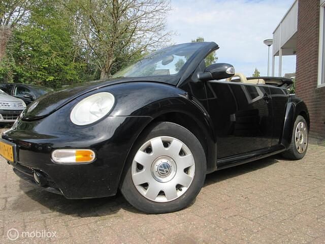 Zwart Gebruikt 2004 VW Beetle Cabriolet | € 2.250 (Eerlijke prijs) - Afbeelding 1/4