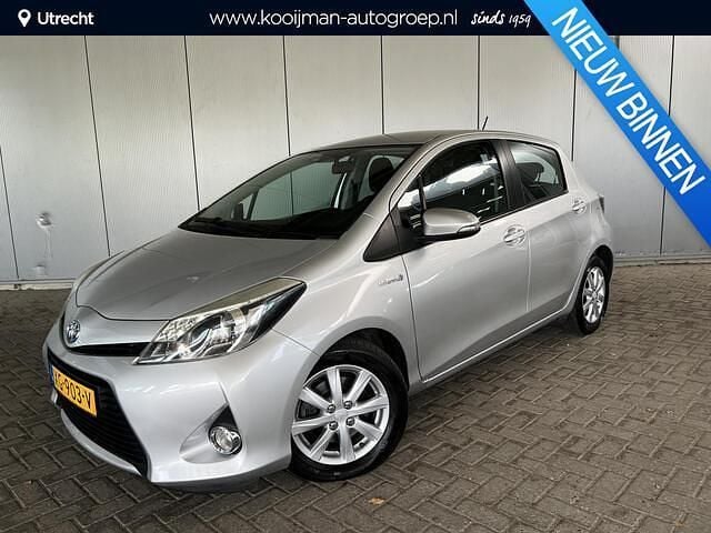 Grijs Occasion 2014 Toyota Yaris Plus Hatchback | € 10.900 (Goede deal) - Afbeelding 1/4