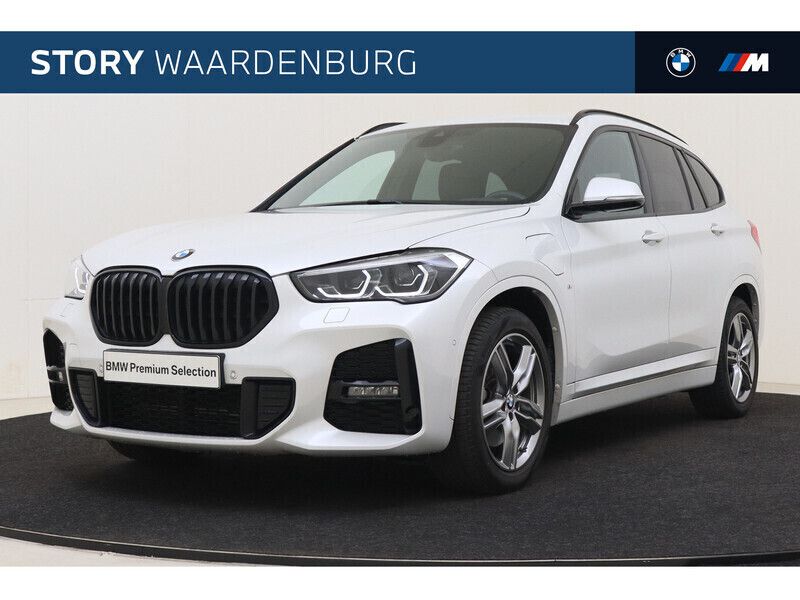 Wit Gebruikt 2022 BMW X1 M Sport SUV | € 34.950 (Goede deal) - Afbeelding 1/4