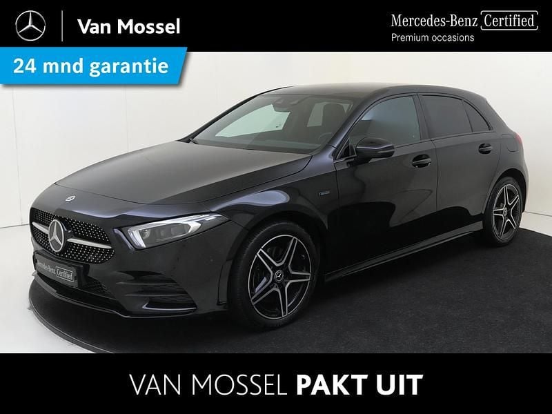 Zwart Gebruikt 2021 Mercedes A250 Business Hatchback | € 29.945 (Eerlijke prijs) - Afbeelding 1/4