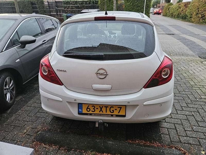 Occasion Opel Corsa Edition 86 PK (63 kW) 2012 Wit MPV