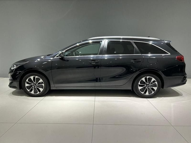 Zwart Occasion 2025 Kia Ceed Sportswagon Stationwagen | € 28.895 (Duur) - Afbeelding 1/4