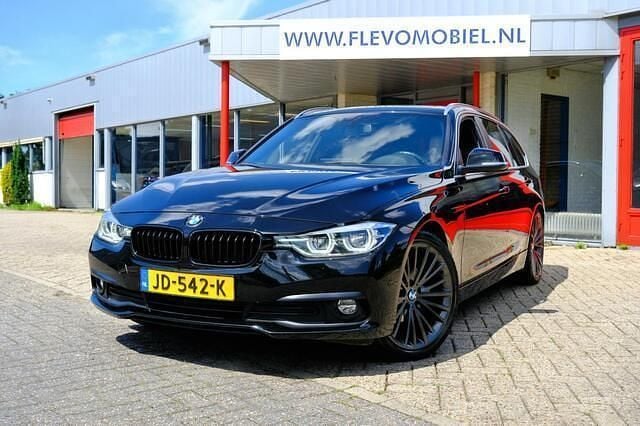 Zwart Gebruikt 2016 BMW 320 Stationwagen | € 13.950 (Eerlijke prijs) - Afbeelding 1/4