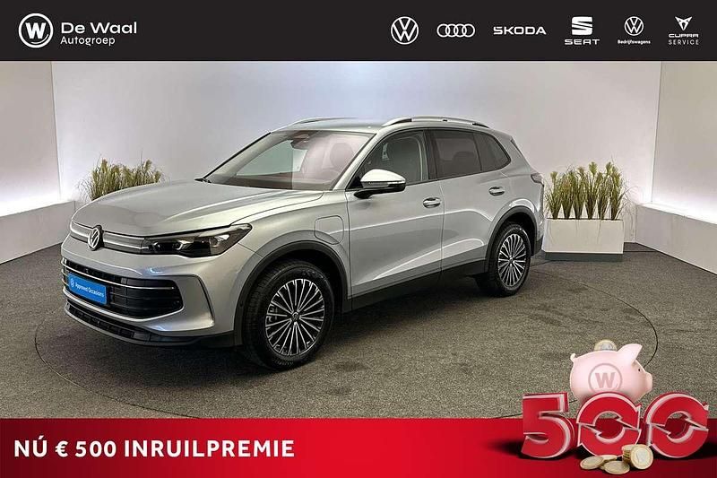 Zilver, metallic lak Gebruikt 2024 VW Tiguan Edition SUV | € 44.295 (Super prijs) - Afbeelding 1/3