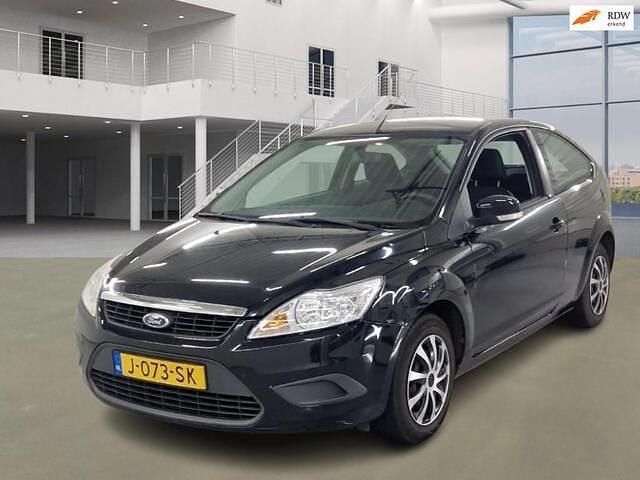 Zwart Gebruikt 2010 Ford Focus Trend Hatchback | € 1.850 (Goede deal) - Afbeelding 1/4