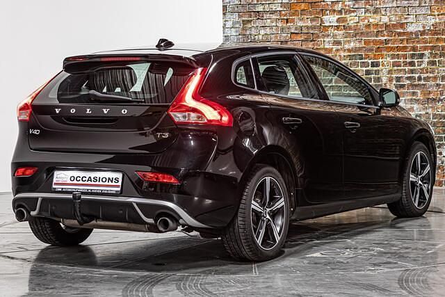 Occasion Volvo V40 Momentum 153 PK (112 kW) 2017 Zwart Hatchback