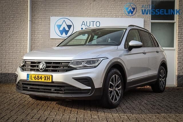Grijs (metallic) Gebruikt 2020 VW Tiguan SUV | € 24.495 (Super prijs) - Afbeelding 1/4