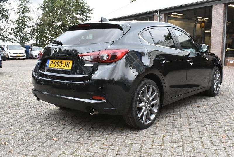Occasion Mazda 3 120 PK (88 kW) 2017 Zwart Hatchback