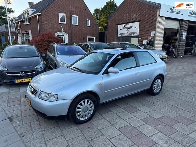 Grijs Gebruikt 1996 Audi A3 Ambiente Hatchback | € 1.499 (Eerlijke prijs) - Afbeelding 1/4