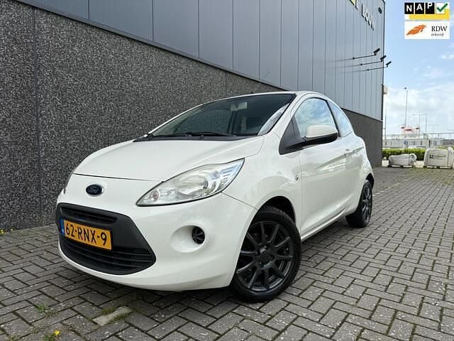 Wit Gebruikt 2011 Ford Ka Cool & Sound Edition Hatchback | € 2.995 (Eerlijke prijs) - Afbeelding 1/4