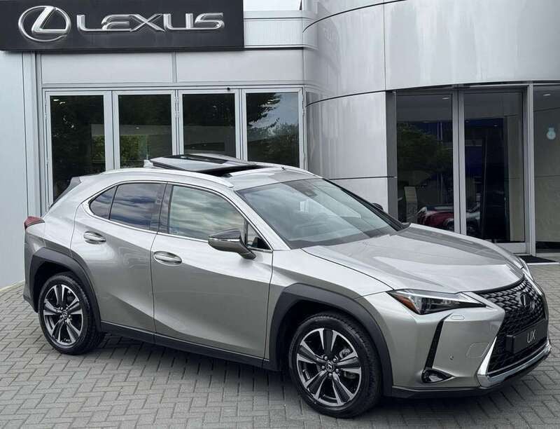 , metallic lak Gebruikt 2024 Lexus UX 250h Luxury Line SUV | € 41.440 (Iets duurder) - Afbeelding 1/4