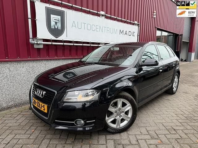 Zwart Gebruikt 2012 Audi A3 Sportback Attraction Hatchback | € 6.750 (Eerlijke prijs) - Afbeelding 1/4