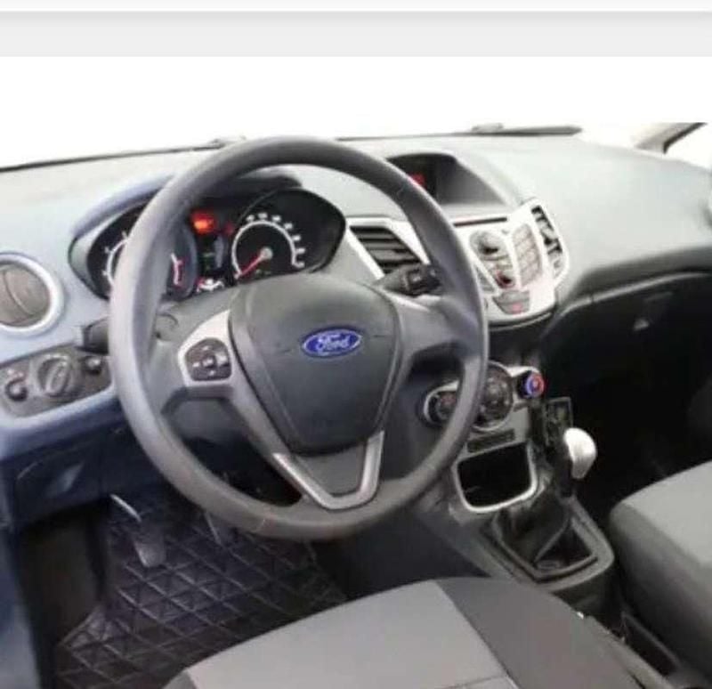 Grijs Gebruikt 2009 Ford Fiesta Titanium Hatchback | € 4.000 (Duur) - Afbeelding 1/4