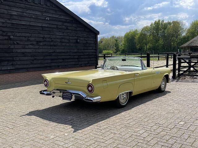 Geel Gebruikt 1957 Ford V8 Cabriolet | € 42.900 - Afbeelding 1/4
