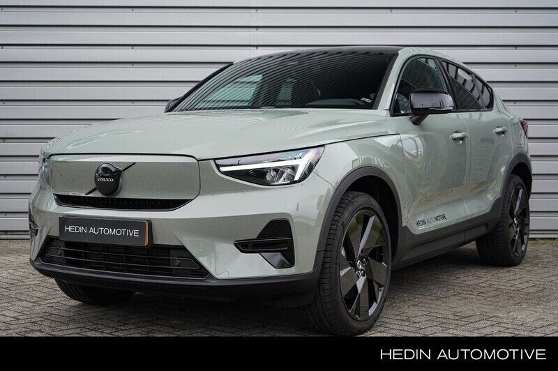 Groen Nieuw 2025 Volvo EC40 Plus SUV | € 56.995 - Afbeelding 1/4