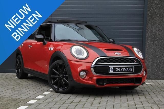 Rood Gebruikt 2015 Mini Cooper S Business Hatchback | € 15.995 (Eerlijke prijs) - Afbeelding 1/4