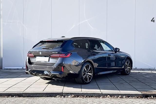 Occasion BMW i5 M Sport 250 kW (340 PK) 2026 Sophistograu brillianteffect metallic (a90) (grijs metallic) Stationwagen