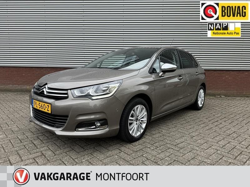 Grijs Gebruikt 2017 Citroën C4 Feel Hatchback | € 10.450 (Eerlijke prijs) - Afbeelding 1/4