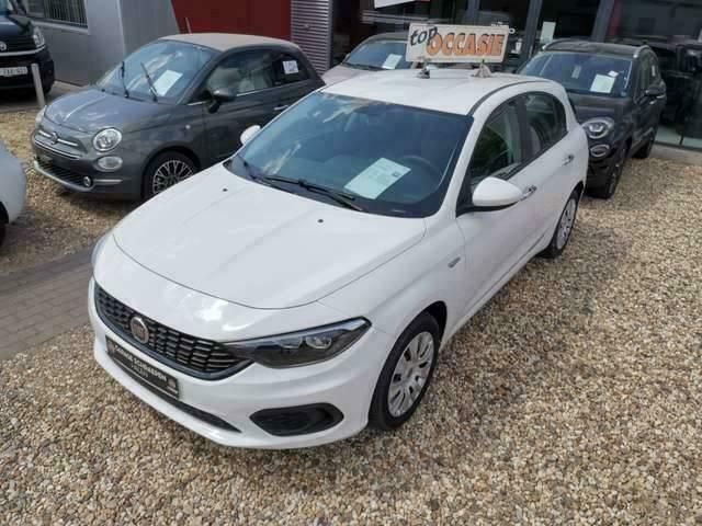 Wit Gebruikt 2017 Fiat Tipo Easy Sedan | € 11.900 (Eerlijke prijs) - Afbeelding 1/4