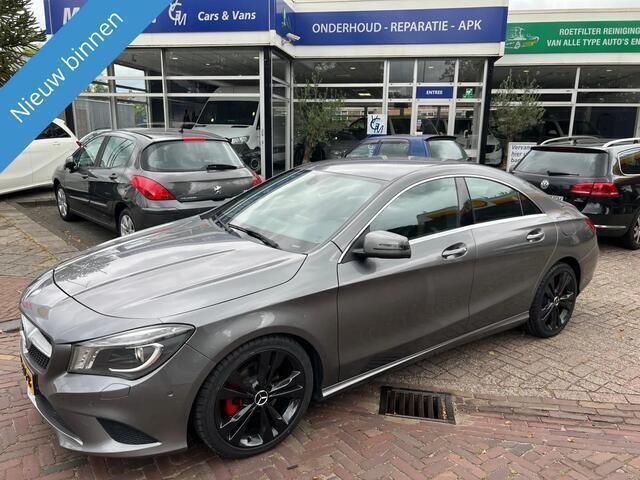 Grijs Gebruikt 2013 Mercedes CLA180 Prestige Sedan | € 13.950 (Eerlijke prijs) - Afbeelding 1/4