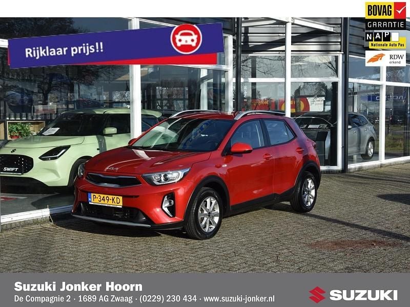 Rood Occasion 2022 Kia Stonic SUV | € 16.444 (Goede deal) - Afbeelding 1/4