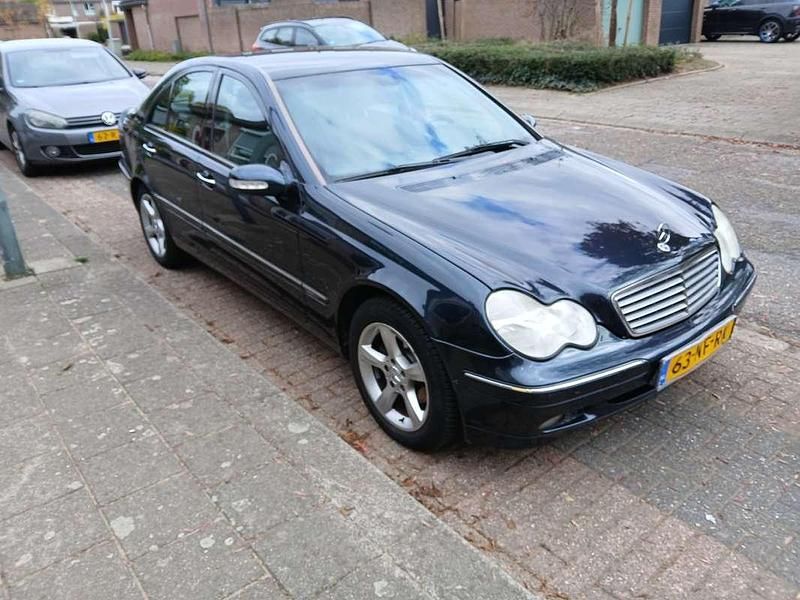 Gebruikt 2003 Mercedes C180 Elegance Sedan | € 2.100 (Goede deal) - Afbeelding 1/4