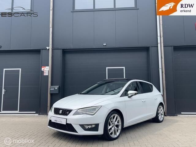 Wit Gebruikt 2013 Seat Leon Business Hatchback | € 12.990 (Duur) - Afbeelding 1/4