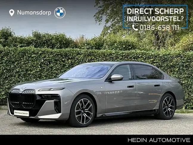 Grijs Gebruikt 2024 BMW i7 M Sport Sedan | € 85.895 - Afbeelding 1/3