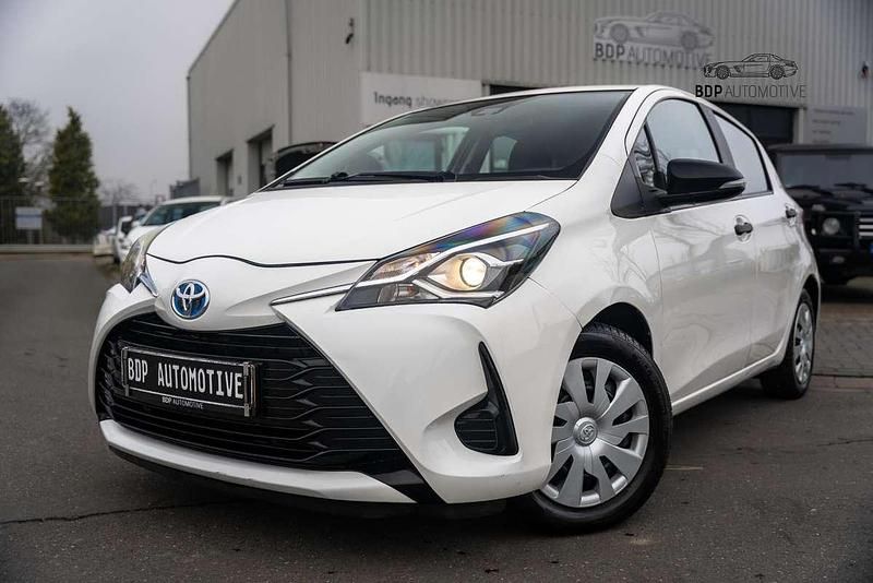 Occasion Toyota Yaris Hybrid Active 101 PK (74 kW) 2019 Wit Hatchback
