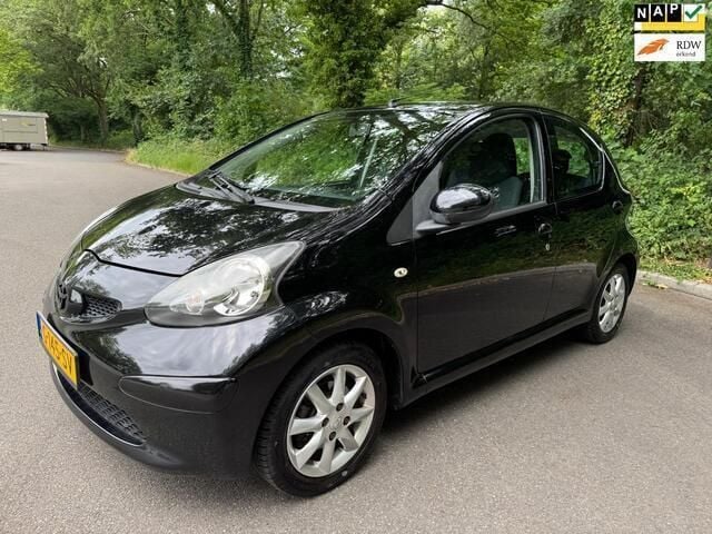 Zwart Gebruikt 2006 Toyota Aygo Hatchback | € 2.150 (Goede deal) - Afbeelding 1/4