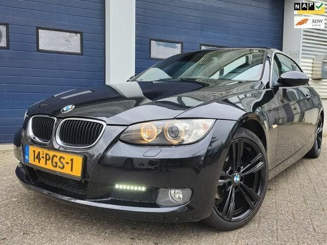 Zwart Gebruikt 2011 BMW 320 Cabriolet Executive Cabriolet | € 10.895 (Iets duurder) - Afbeelding 1/4