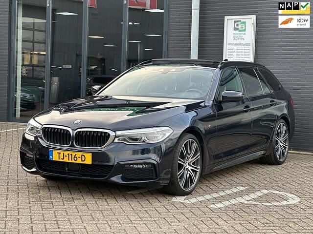 Zwart Occasion 2018 BMW 520 Executive Stationwagen | € 19.995 (Goede deal) - Afbeelding 1/4